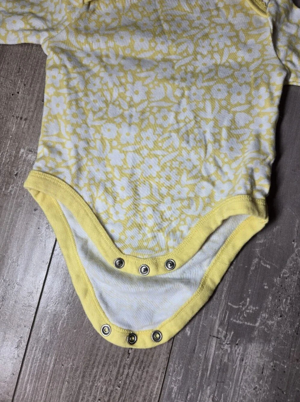 Wonder Nation Yellow Floral Long-Sleeve Baby Girl One-Piece Bodysuit Size 0-3m